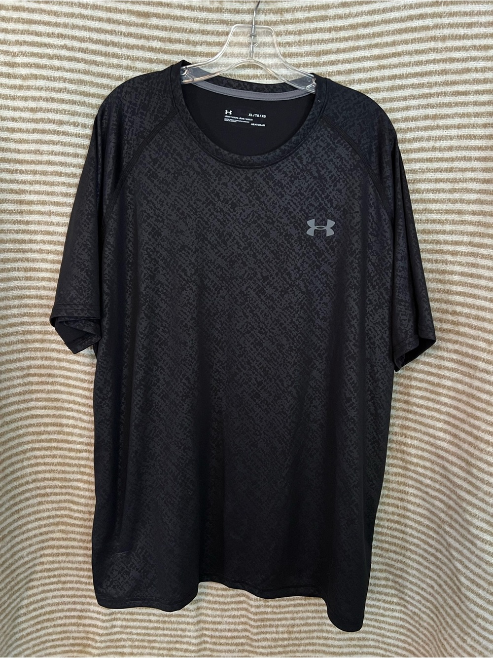 UA Heatgear Loose Fit Men’s T-shirt - Size XL